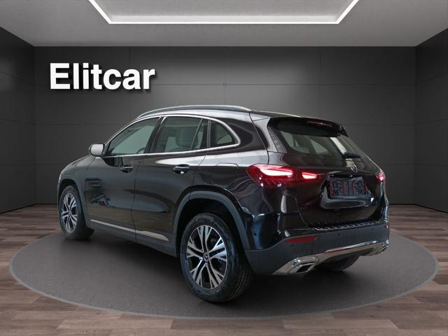 MERCEDES-BENZ GLA 180 Automatic Progressive Advanced