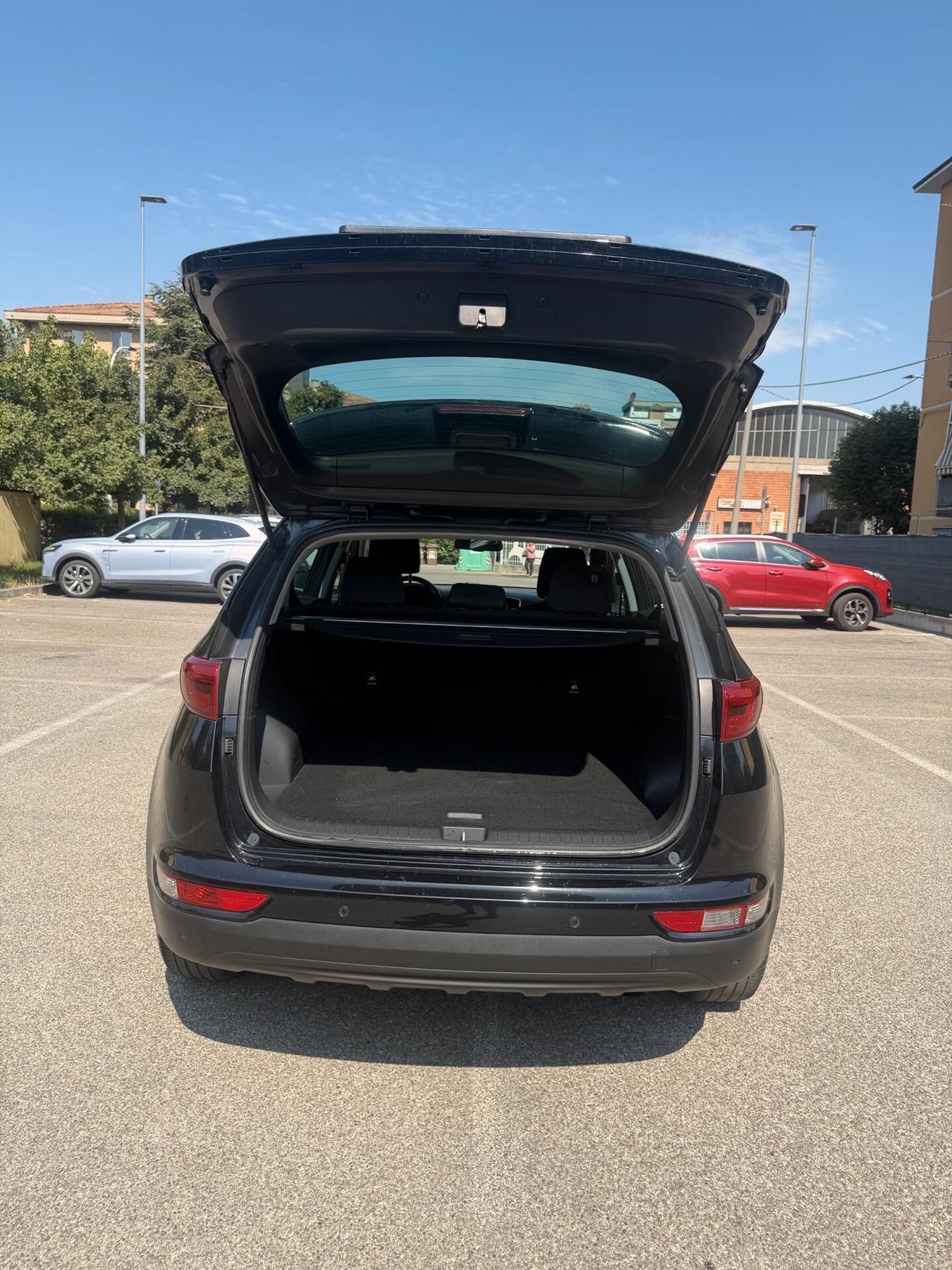 Kia Sportage 1.6 - NEOPATENTATI - 12 MESI DI GARANZIA -