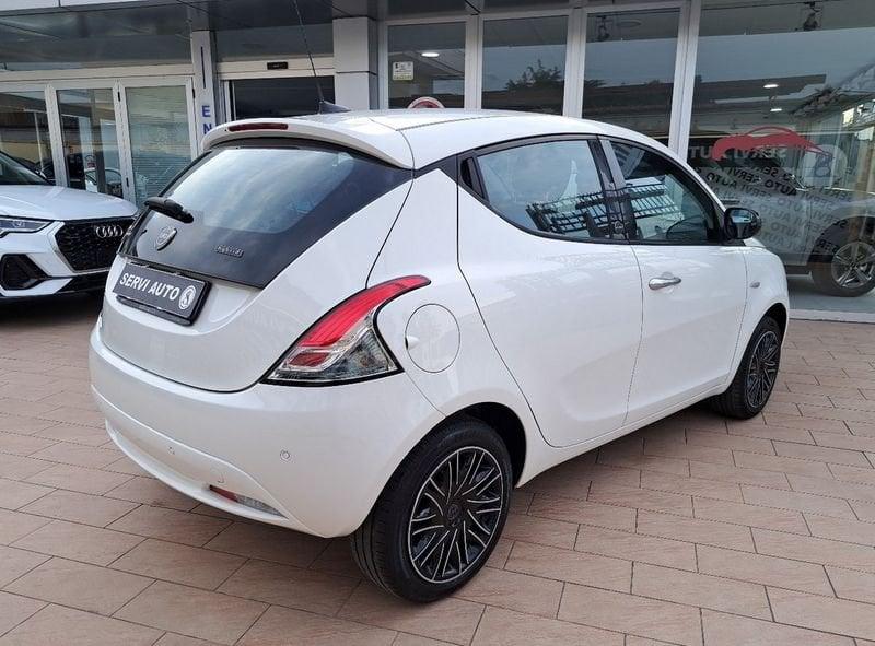 Lancia Ypsilon 1.0 FireFly 5 porte S&S Hybrid Gold