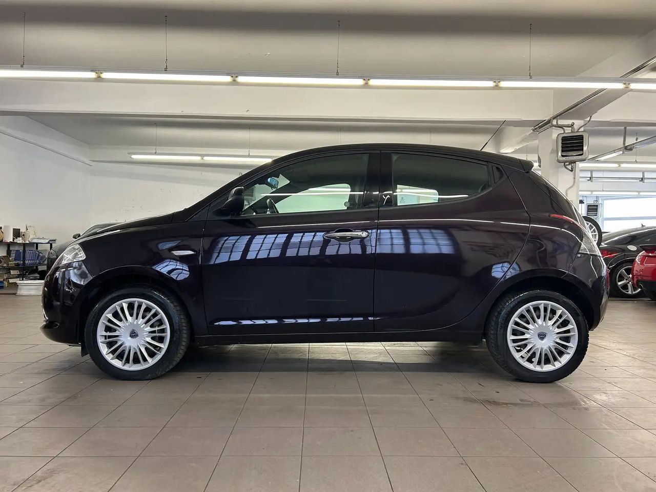 Lancia Ypsilon 1.3 MJT 16V 95 CV 5 porte S&amp;S Silver