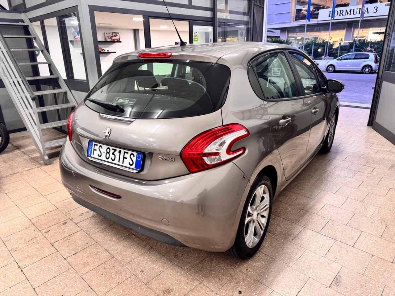 Peugeot 208 1.4 HDi 68 Cv 5P. Allure - 2014