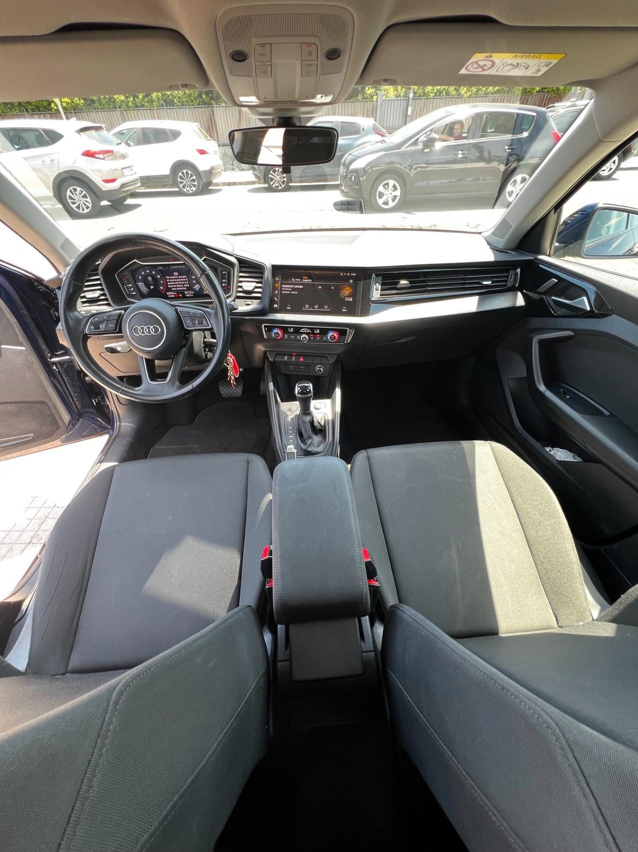 Audi A1 allstreet 30 TFSI S tronic Identity Contrast
