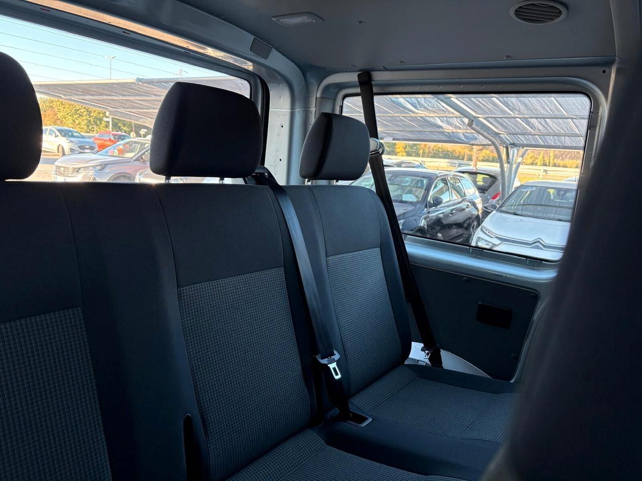 Volkswagen Transporter 2.0 TDI PC Kombi 9 posti Business