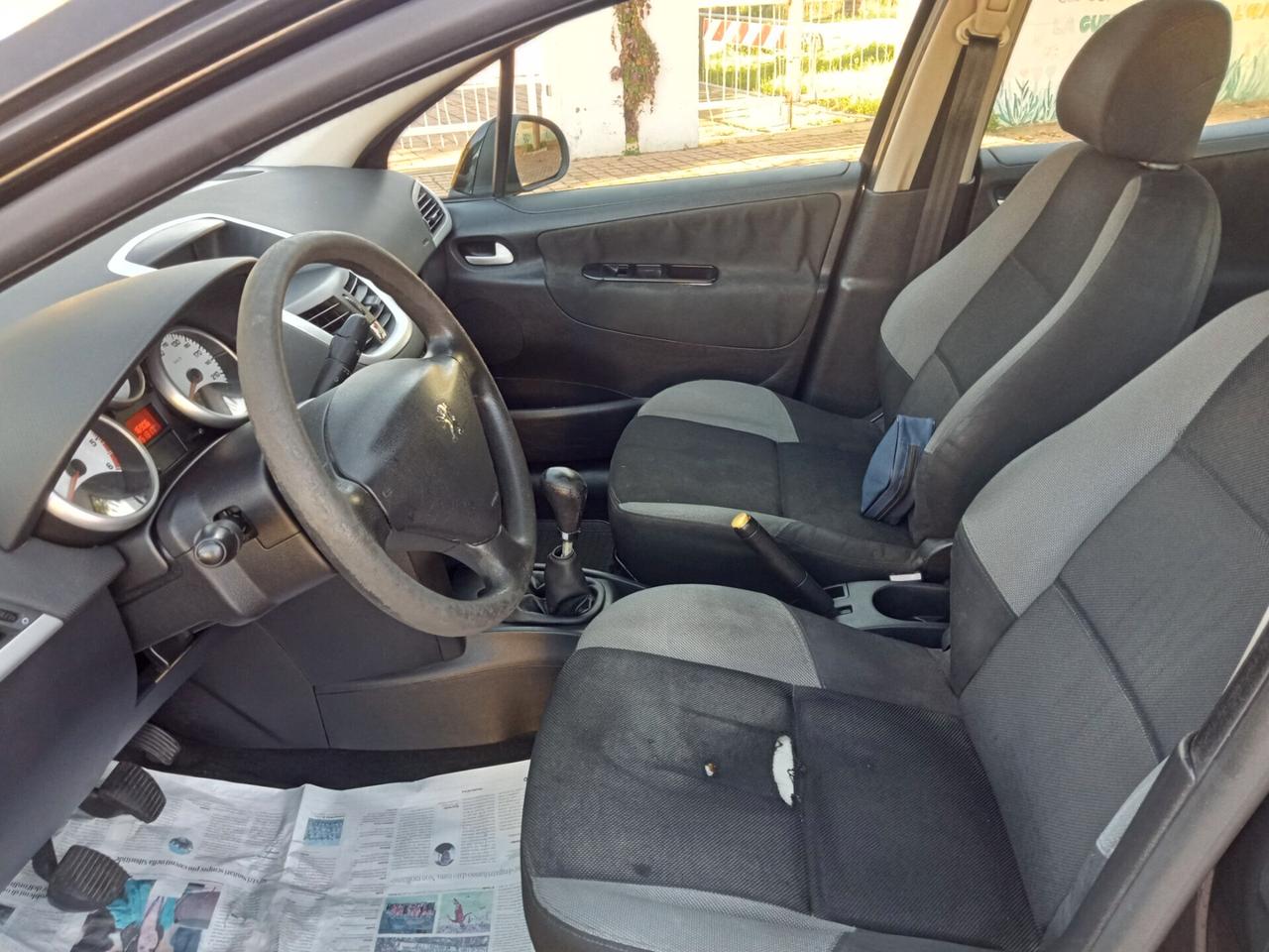 Peugeot 207 1.4 HDi 70CV 5p