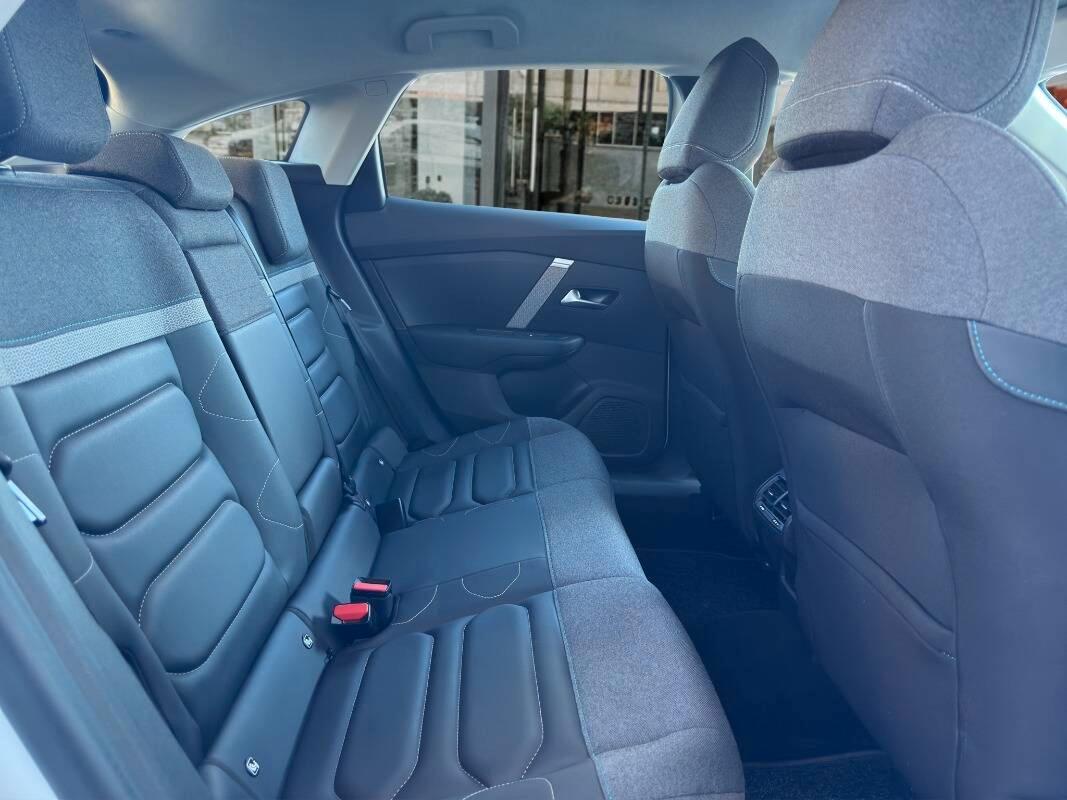 Citroen C4 1.5 bluehdi Shine s&s 130cv eat8 Con NAVIGATORE