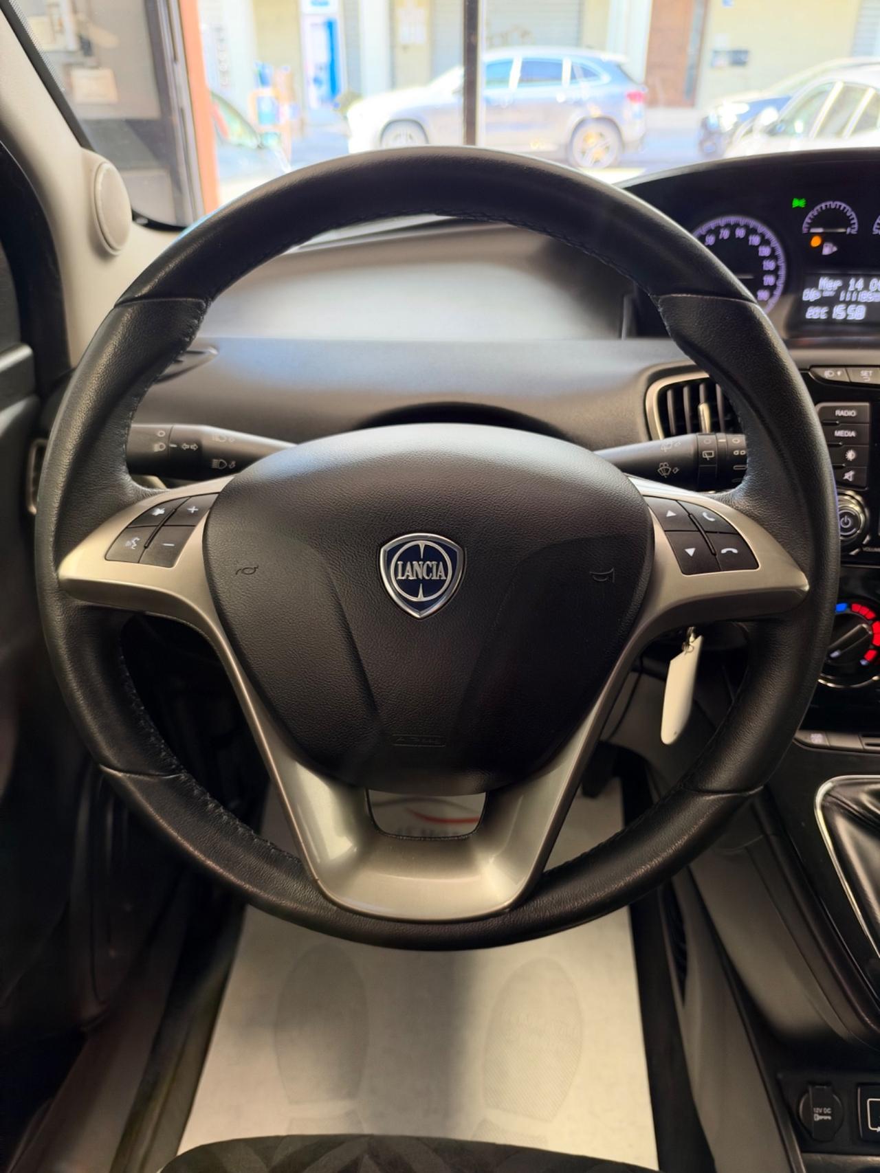 Lancia Ypsilon 1.3 MJT 95 CV Lounge
