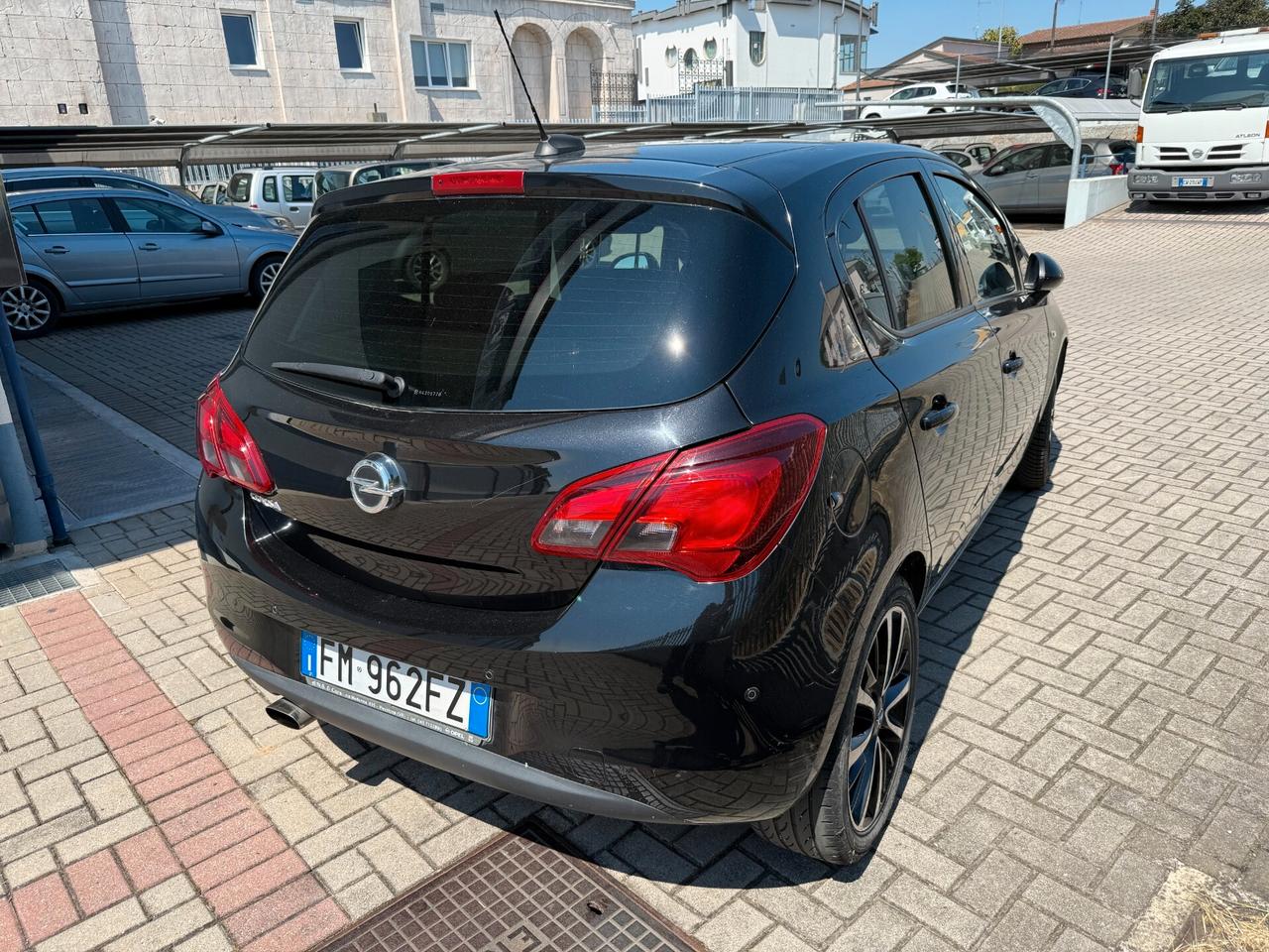 Opel Corsa 1.4 90CV GPL Tech 5 porte Black Edition
