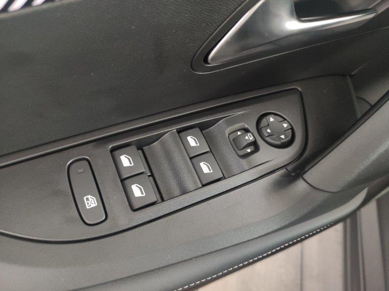 PEUGEOT 2008 2ª serie - 2008 Hybrid 110 e-DCS6 Allure