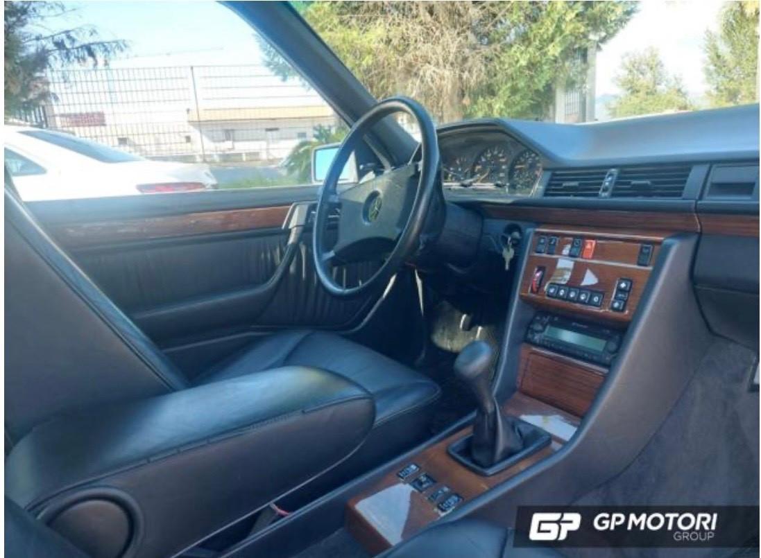 Mercedes-benz 200 E