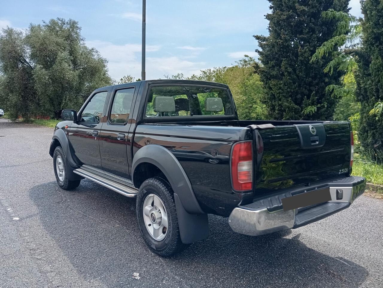 Nissan Navara 2.5 dCi 4 porte Double Cab Permute 4X4