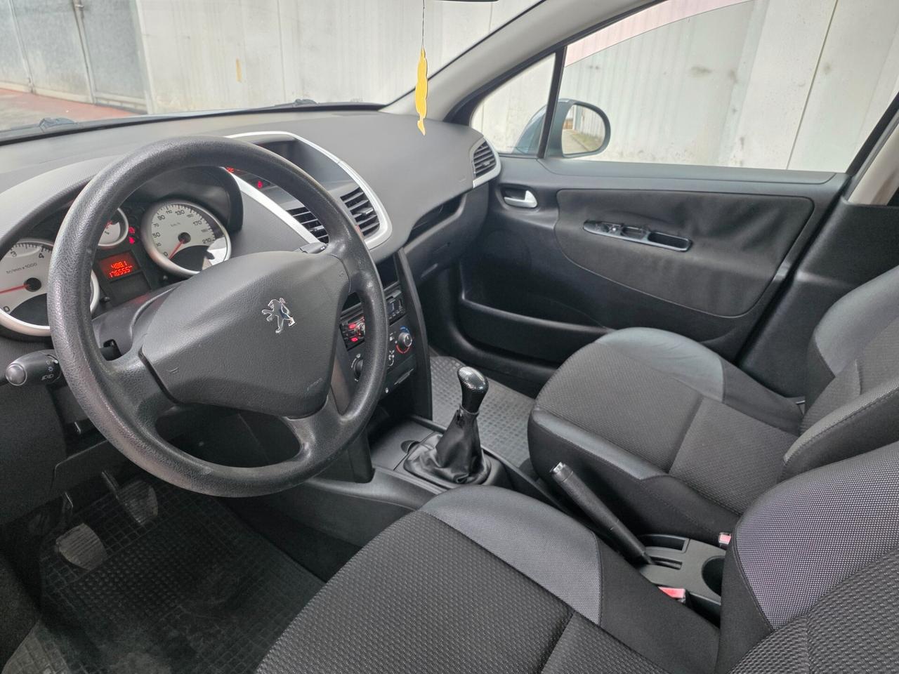 Peugeot 207 1.4 HDi 70CV 5p. Active