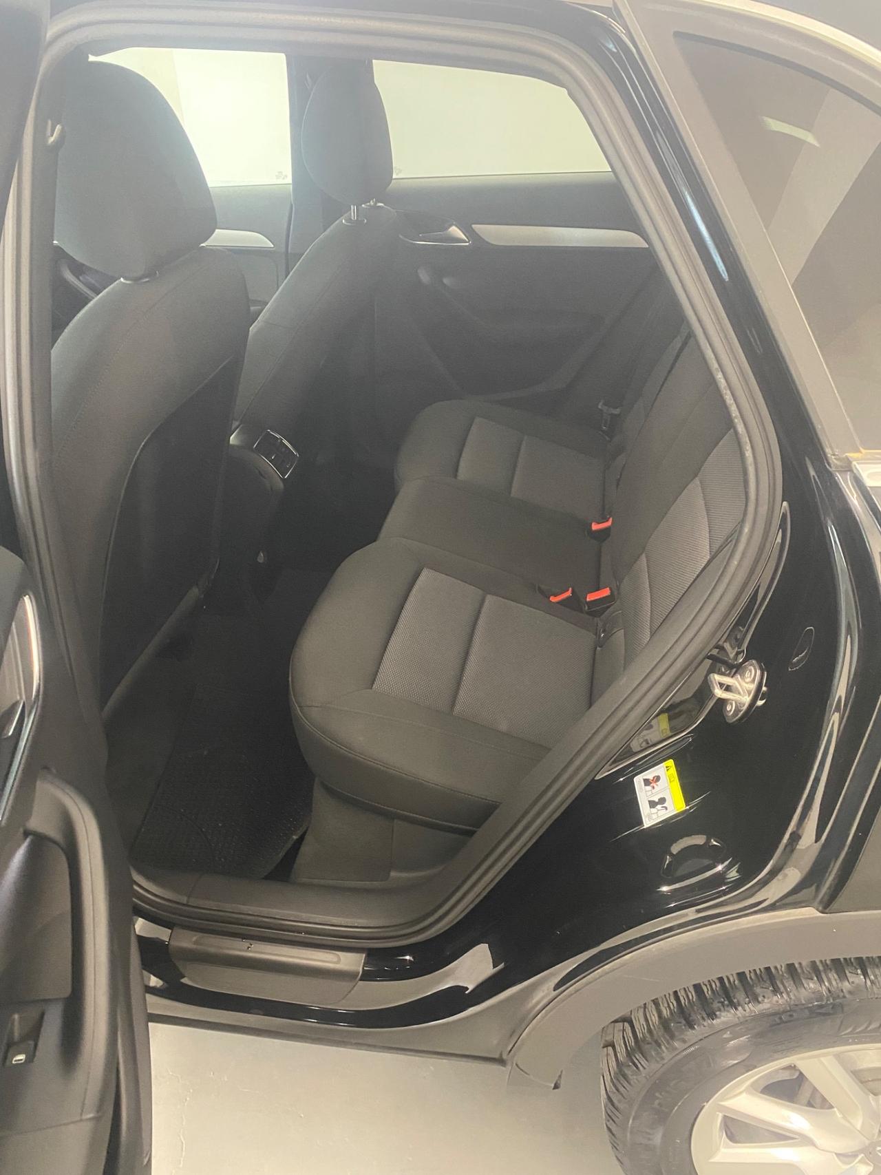 Audi Q3 2.0 TDI 120 CV Sport