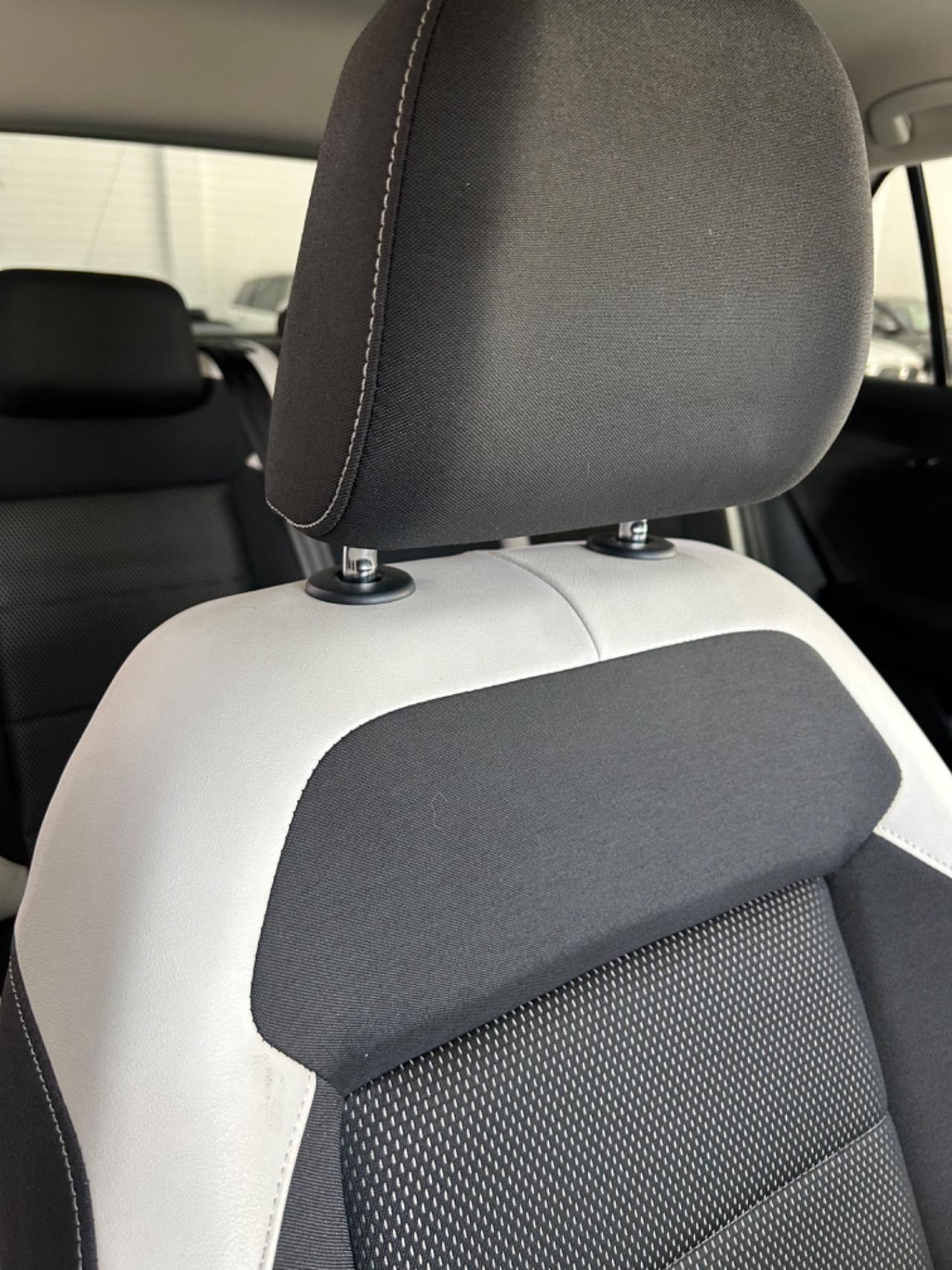 VW T-Roc 1.6 TDI SCR Style FULL finanziabile