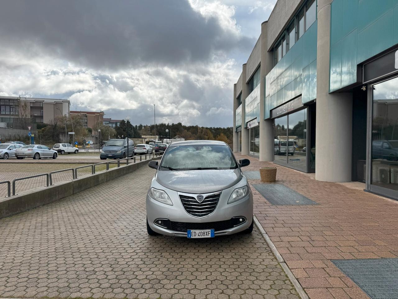 Lancia Ypsilon 0.9 TwinAir 85 CV 5 porte S&S Gold