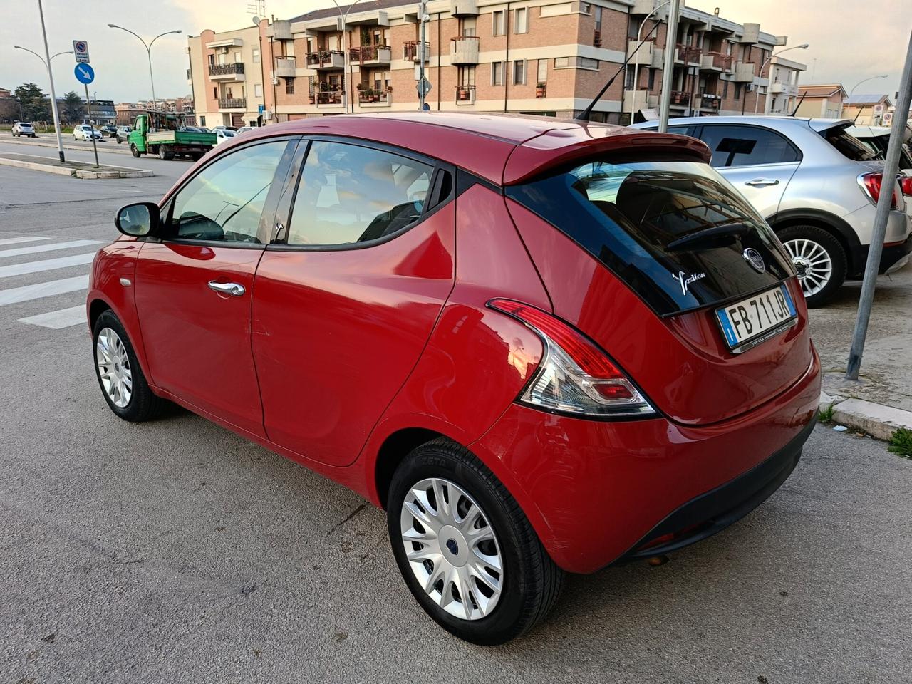 Lancia Ypsilon 1.3 MJT 16V 95 CV 5 porte S&S Silver