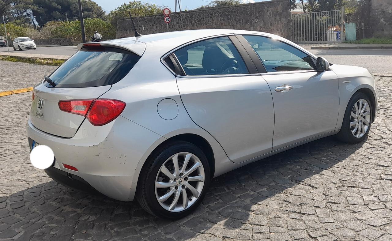 Alfa Romeo Giulietta 1.6 JTDm-2 105 CV Distinctive