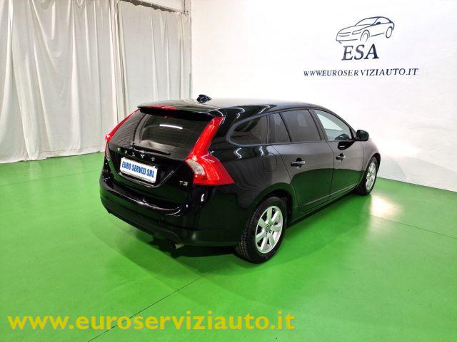 VOLVO V60 T3 Powershift Kinetic