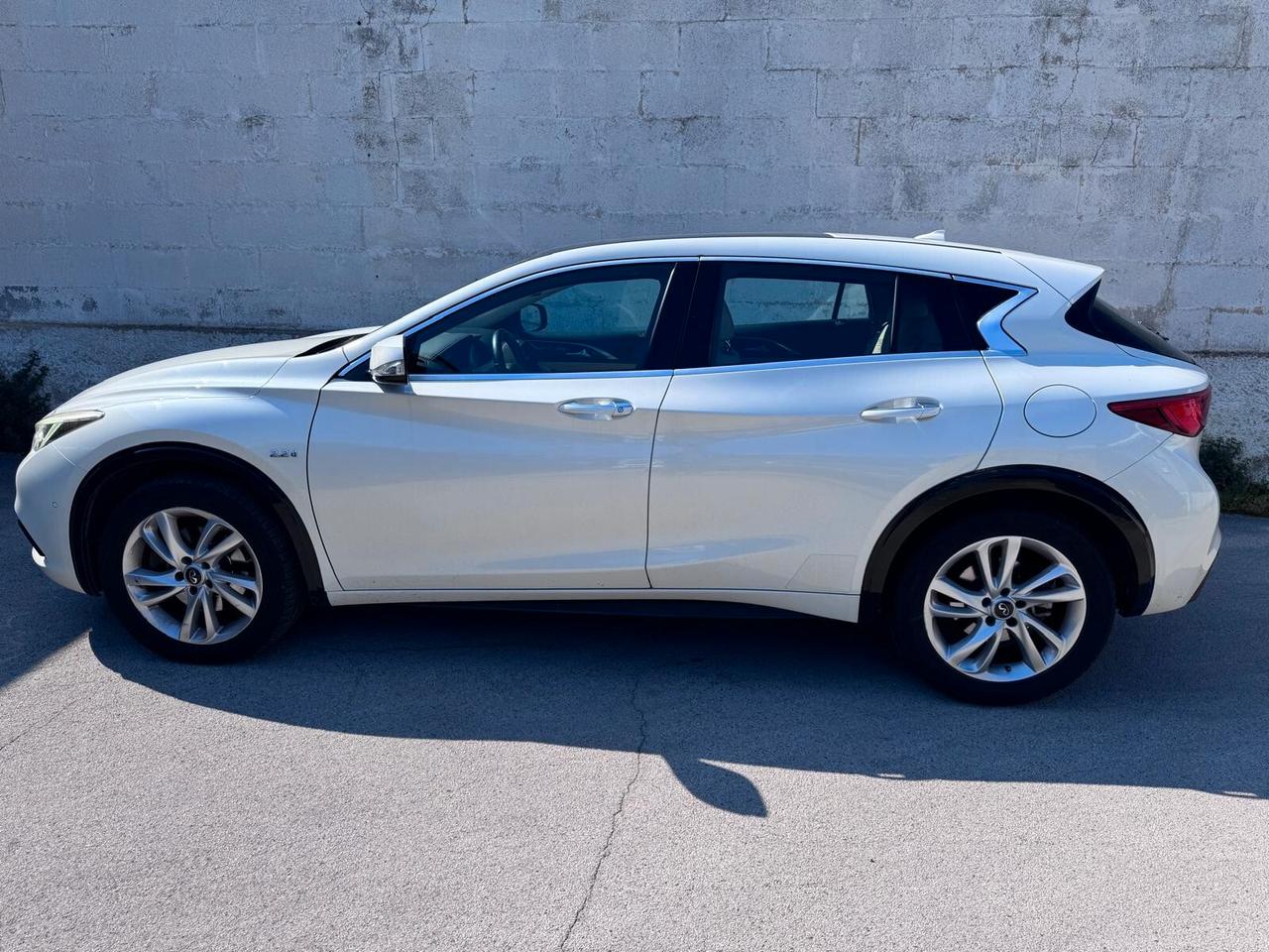 Infiniti Q30 2.2 diesel DCT AWD Luxe Tech