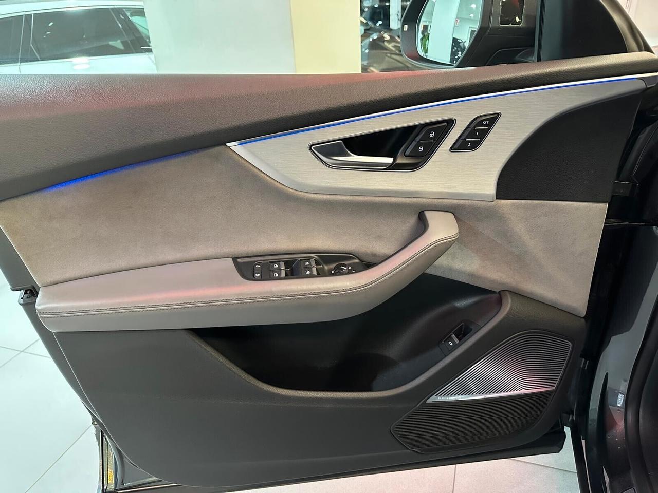Audi Q8 50 TDI 286 CV quattro tiptronic S-Line DEMO