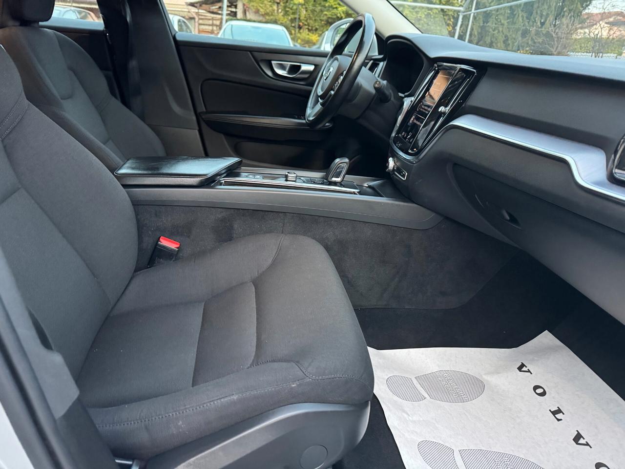 Volvo V60 B4 (d) Geartronic Momentum Business