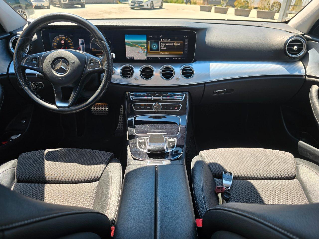 Mercedes E 220 D Premium 4Matic 9G-Tronic Plus Station Wagon All-Terrain