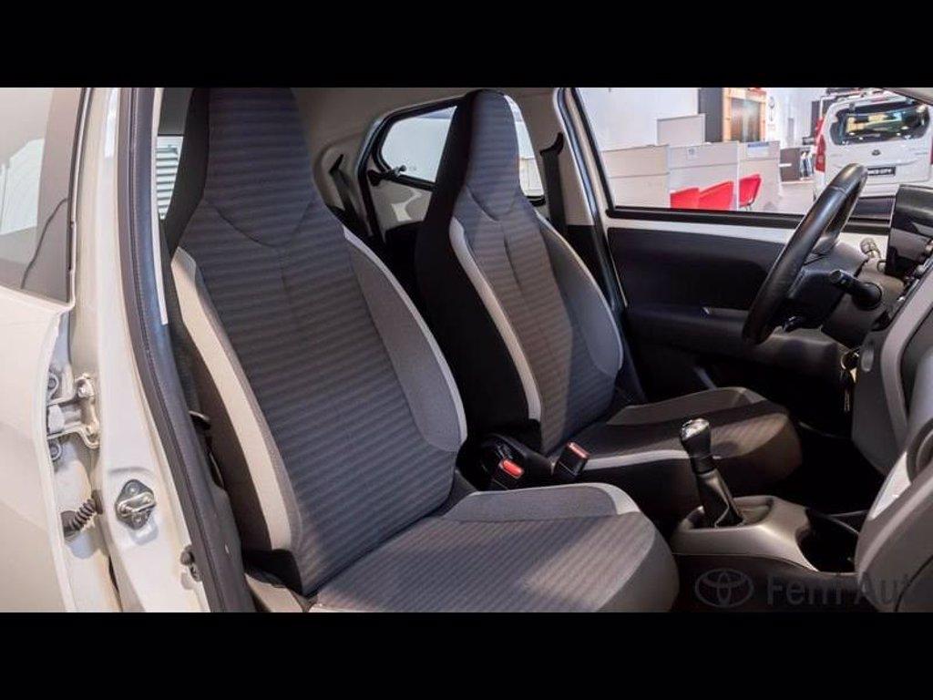 TOYOTA Aygo 5p 1.0 x-play 72cv del 2021