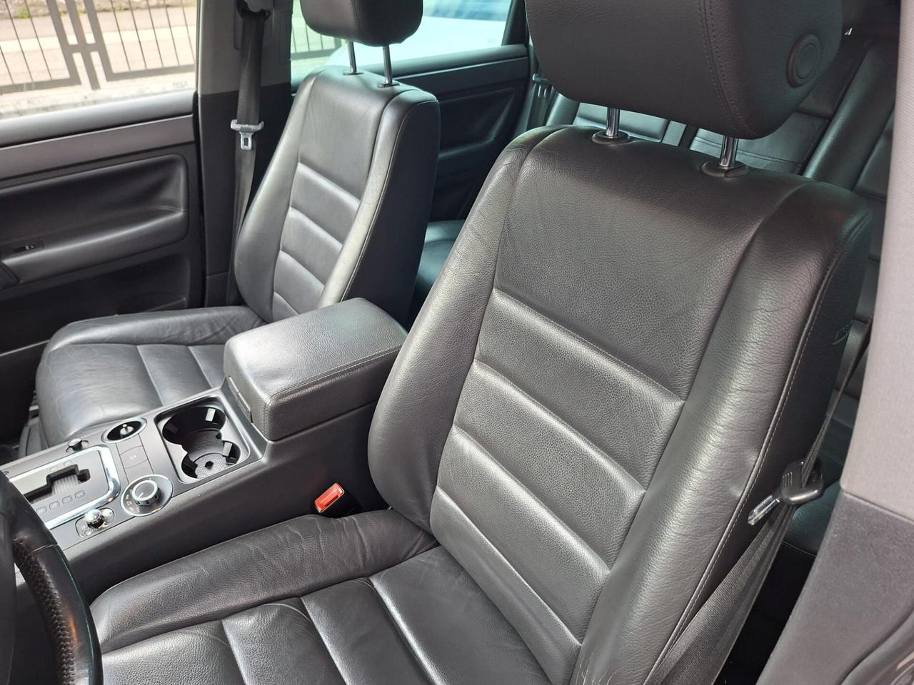 Volkswagen Touareg 3.0 V6 TDI DPF tiptronic