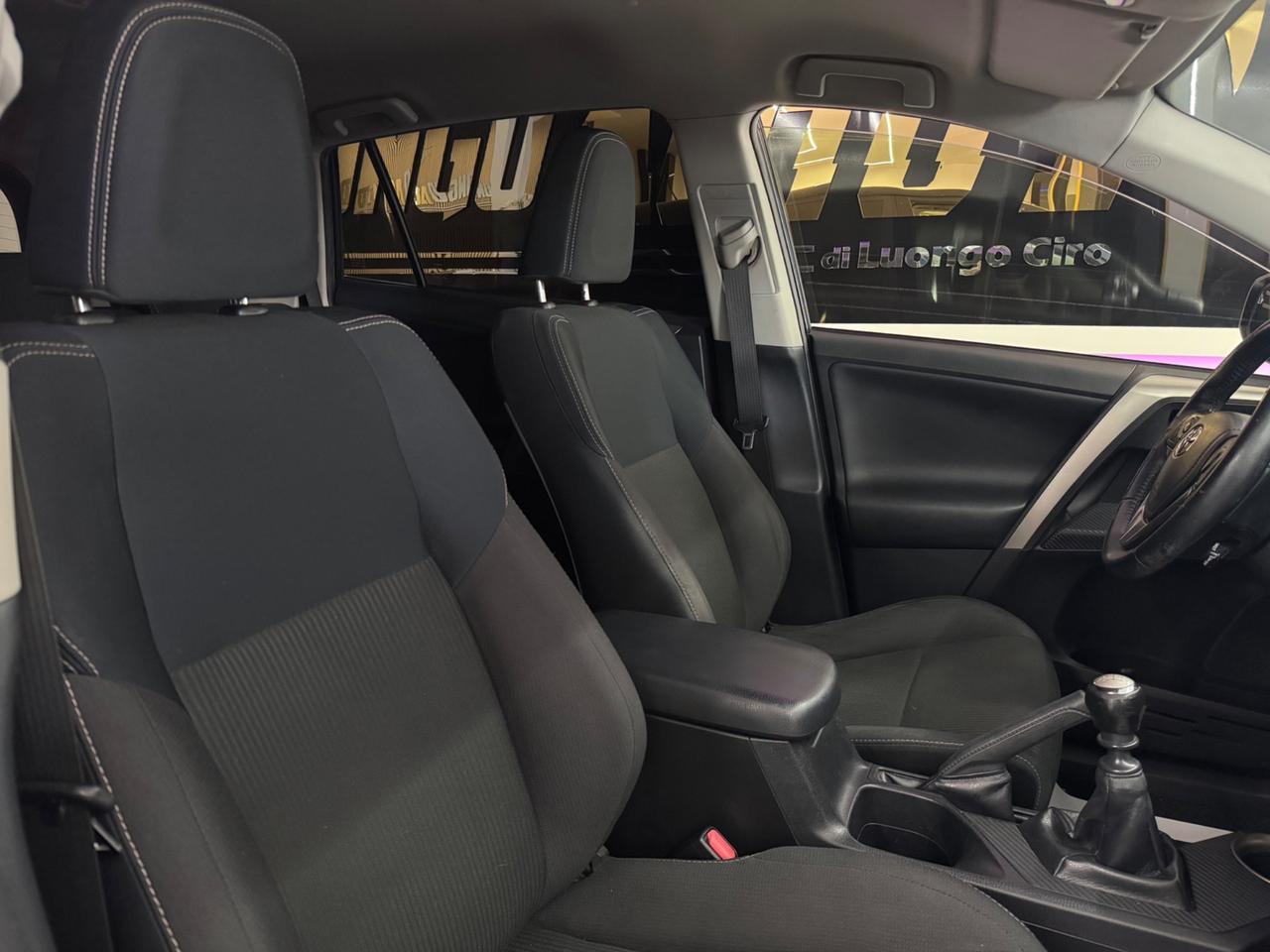 Toyota RAV4 2.0 D-4D 2WD Full Optional