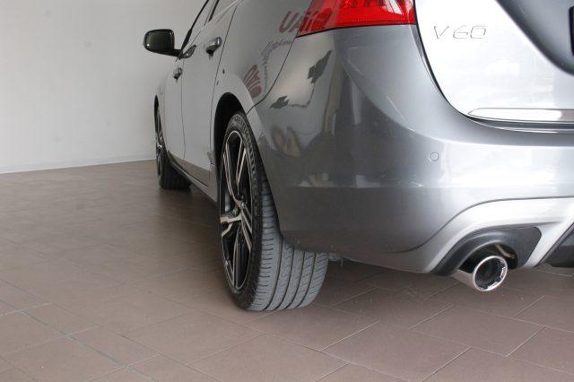 VOLVO V60 D6 Hybrid AWD Geart Momentum R-Design TettoGancio