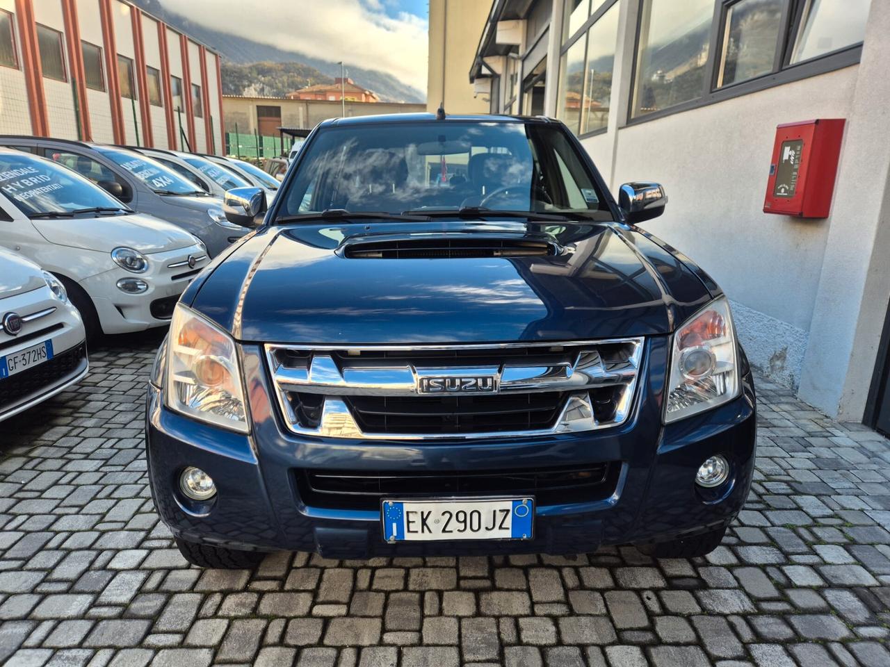 Isuzu D-Max 3.0 TD 4WD LS 5 posti - cambio automatico - gancio traino