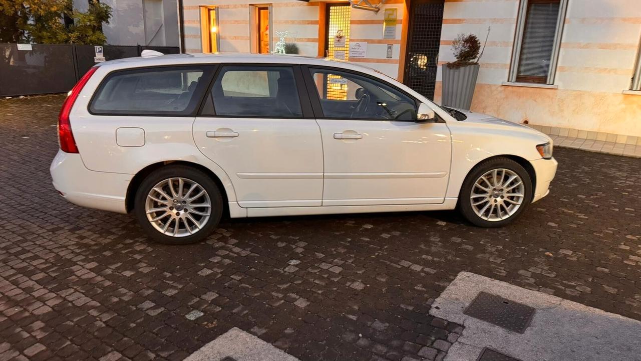 Volvo V50 D2 POLAR