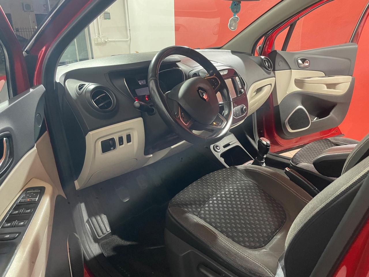 Renault Captur dCi 8V 110 CV Start&Stop Energy Initiale Paris