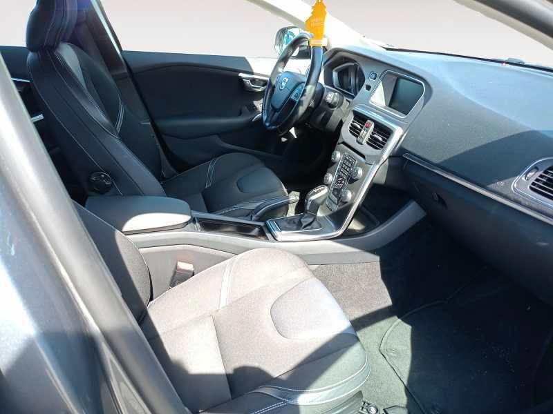 VOLVO V40 2.0 d2 Momentum geartronic my17