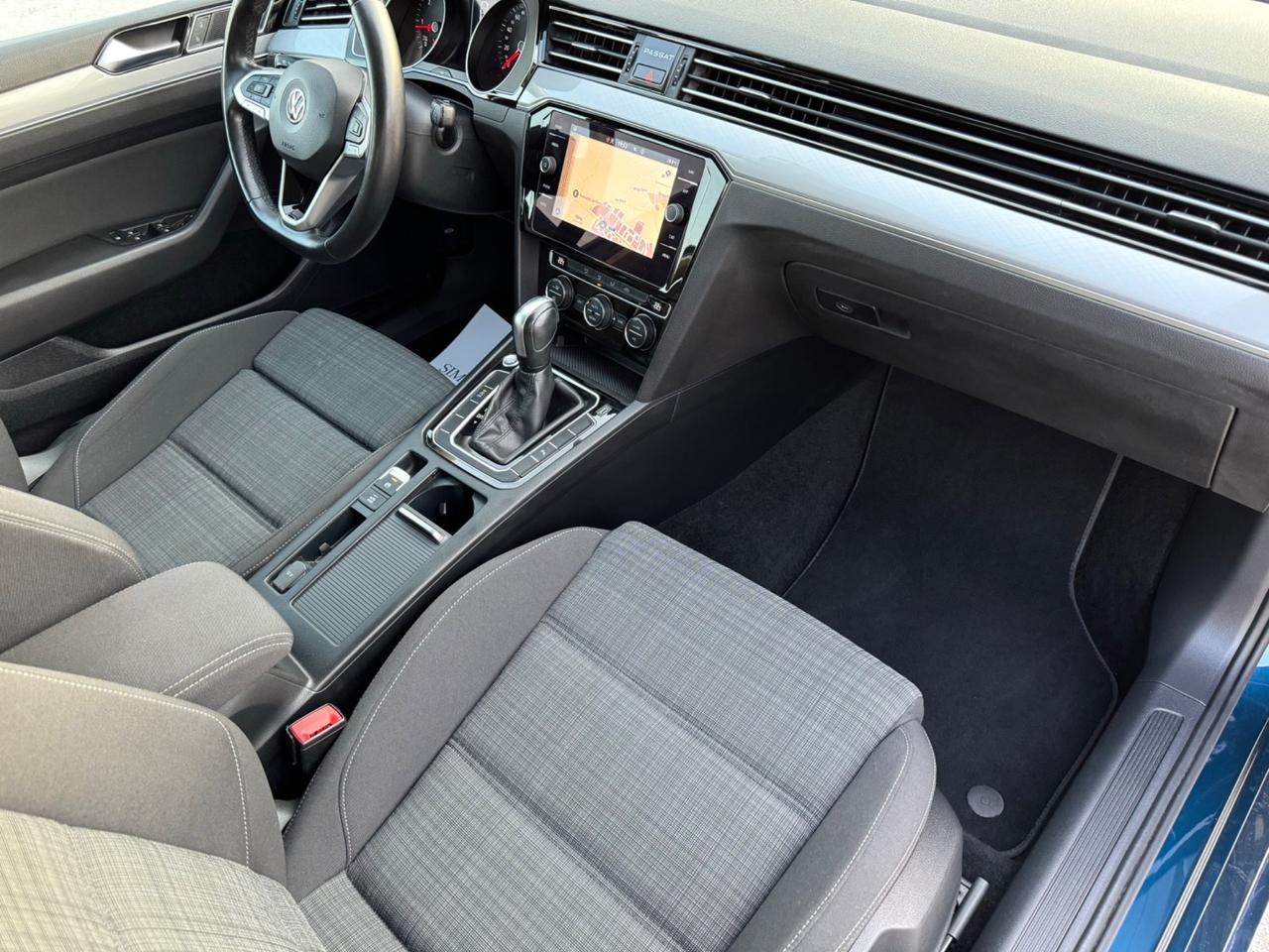 VOLKSWAGEN PASSAT 1.6 Tdi EVO Dsg - Led Navi