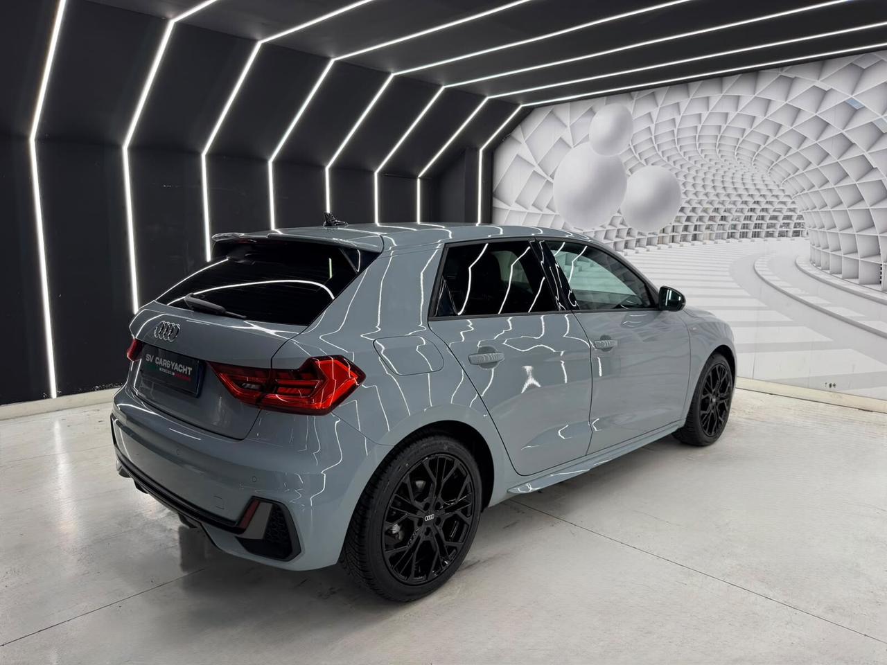 Audi A1 3XS LINE-S TRONIC-110CV-NEOPATENTATI-AUTOMATICA-KM CERTIFICATI-12MESI GARANZIA-PERMUTE