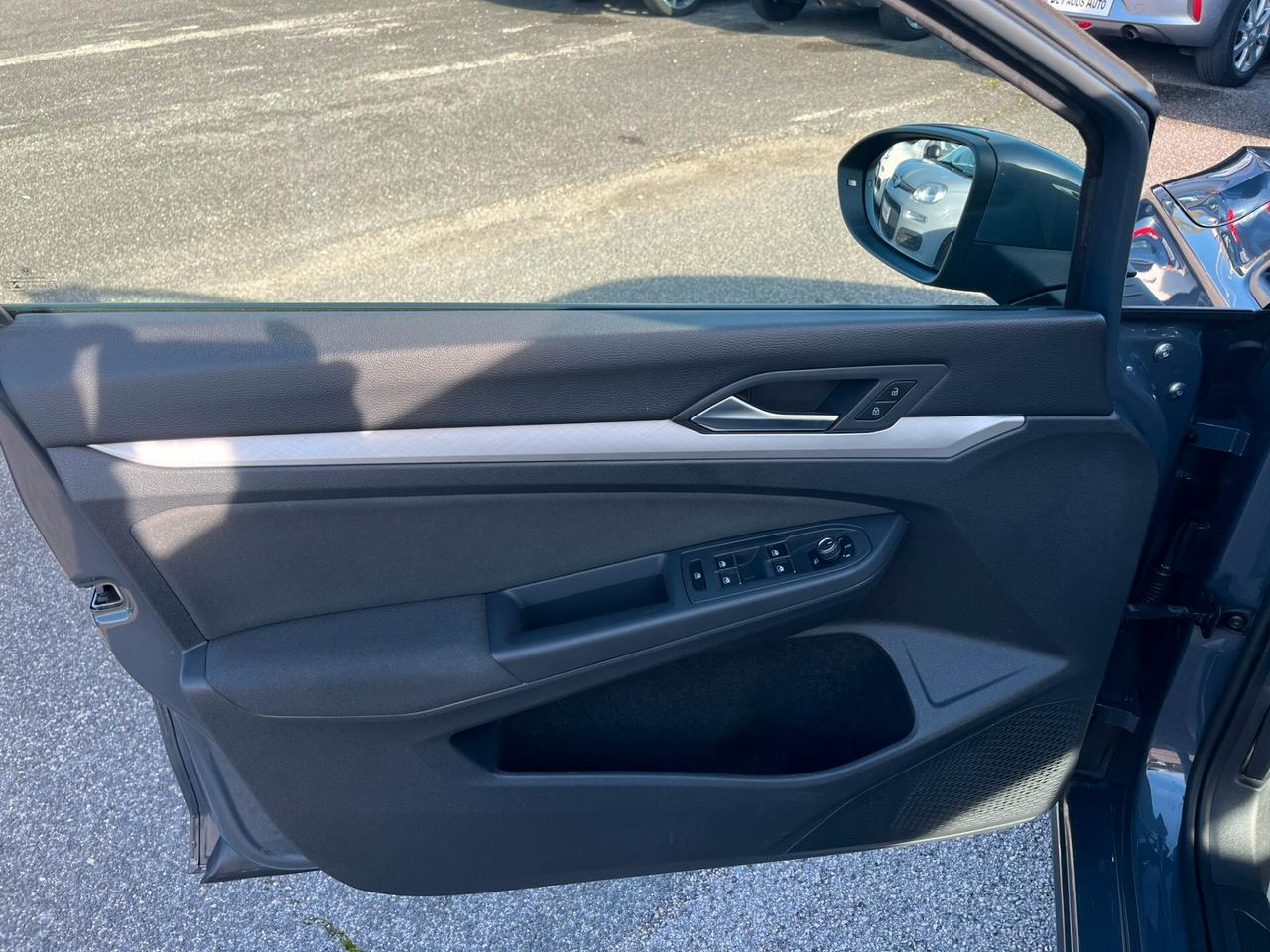 Volkswagen Golf 8 2.0 TDI 115 CV SCR Life