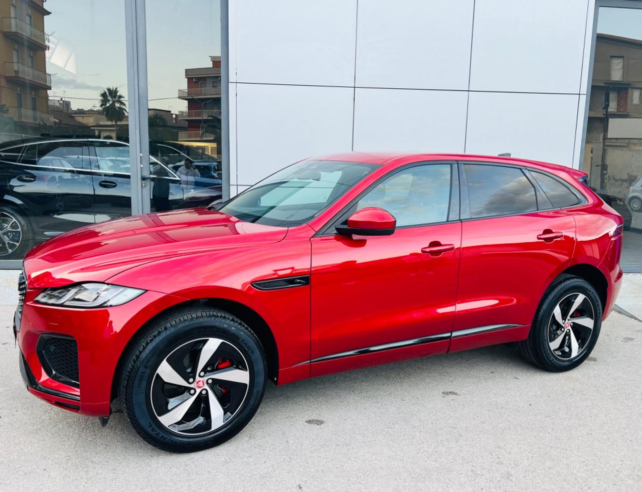 Jaguar F-Pace 2.0 D 163 CV AWD R-Dynamic S - possibilià noleggio no scoring