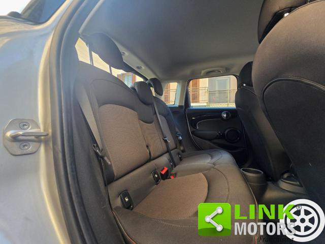 MINI Cooper 1.5 Cooper Essential 5 porte