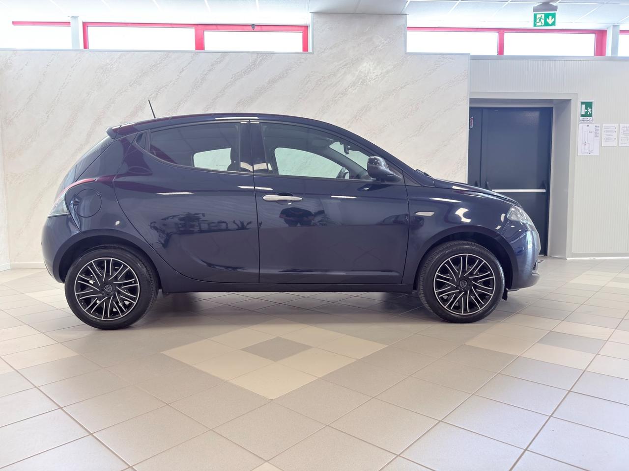 Lancia Ypsilon 1.0 FireFly 5 porte S&S Hybrid Ecochic A. Ferretti