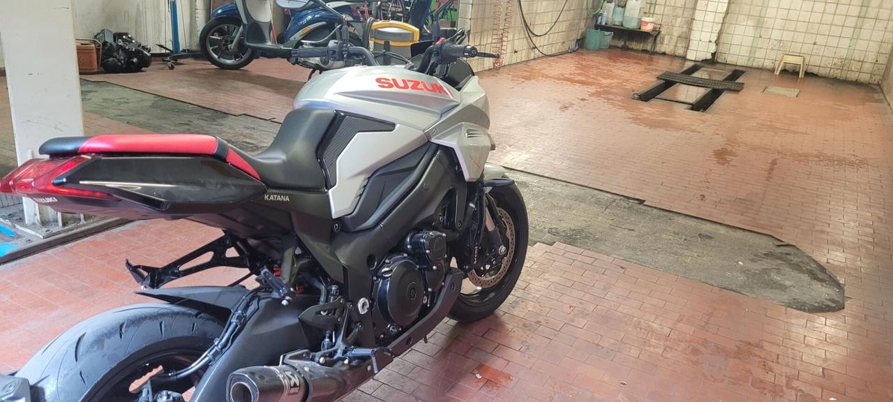 Suzuki Katana 1000 Sport