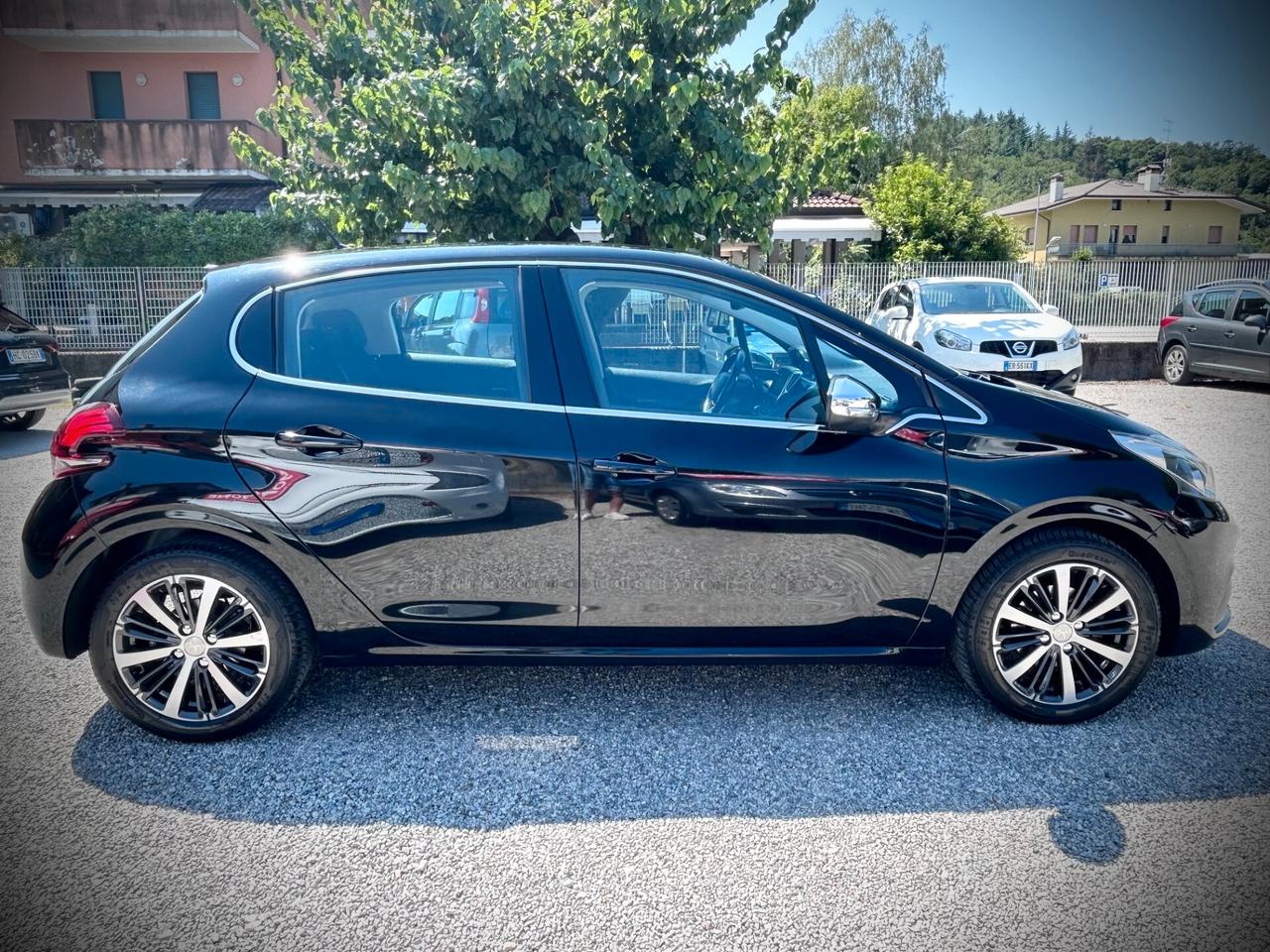 Peugeot 208 BlueHDi 5 porte-UNIPROPRIETARIO