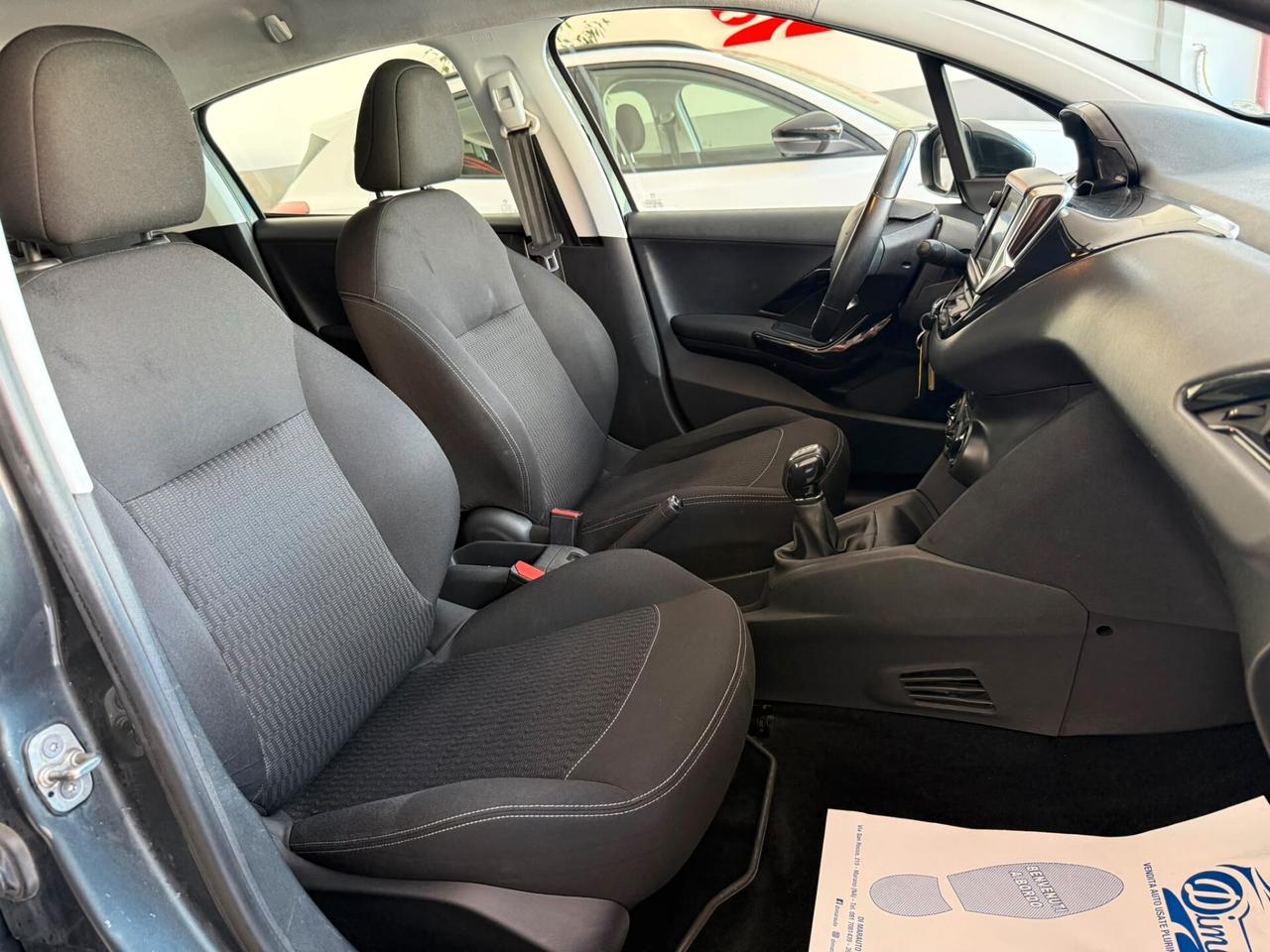 PEUGEOT 208 1.2 BENZINA 114.000 KM 2017