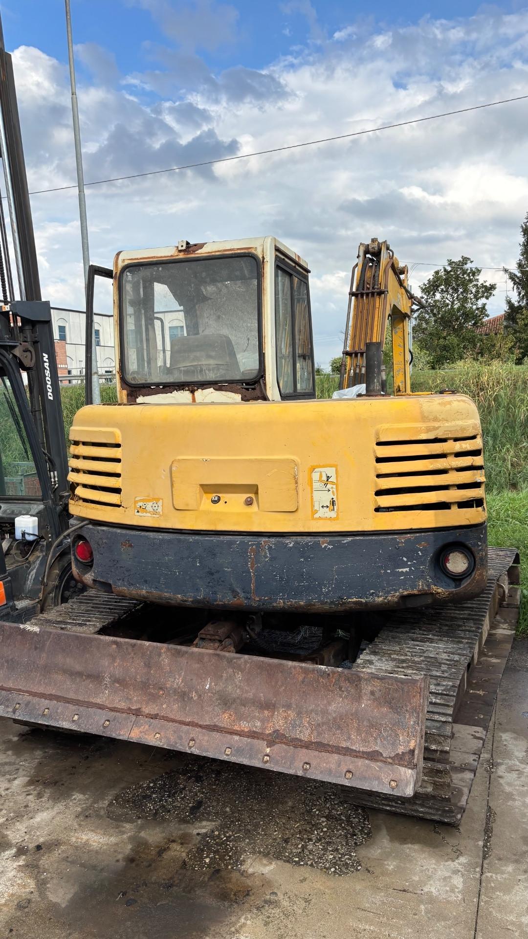 Komatsu Fai 410