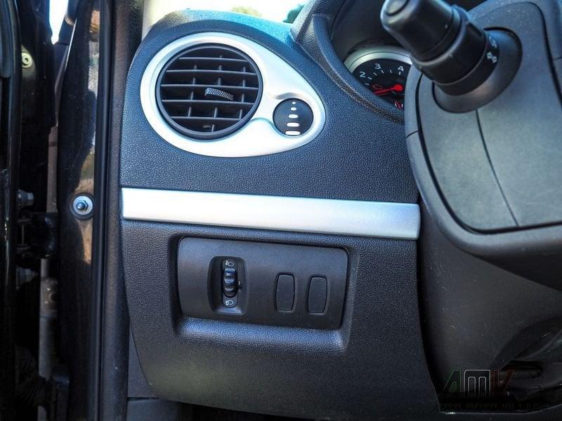 Renault Clio 1.2 16V TCE 100CV 3 p. Rip Curl