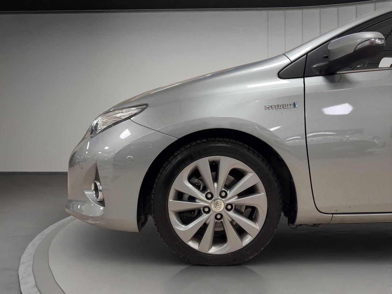 Toyota Auris 5p 1.8h Lounge