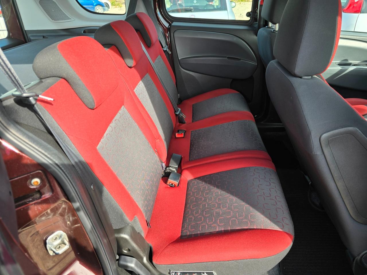 Fiat Doblo Doblò 5 posti