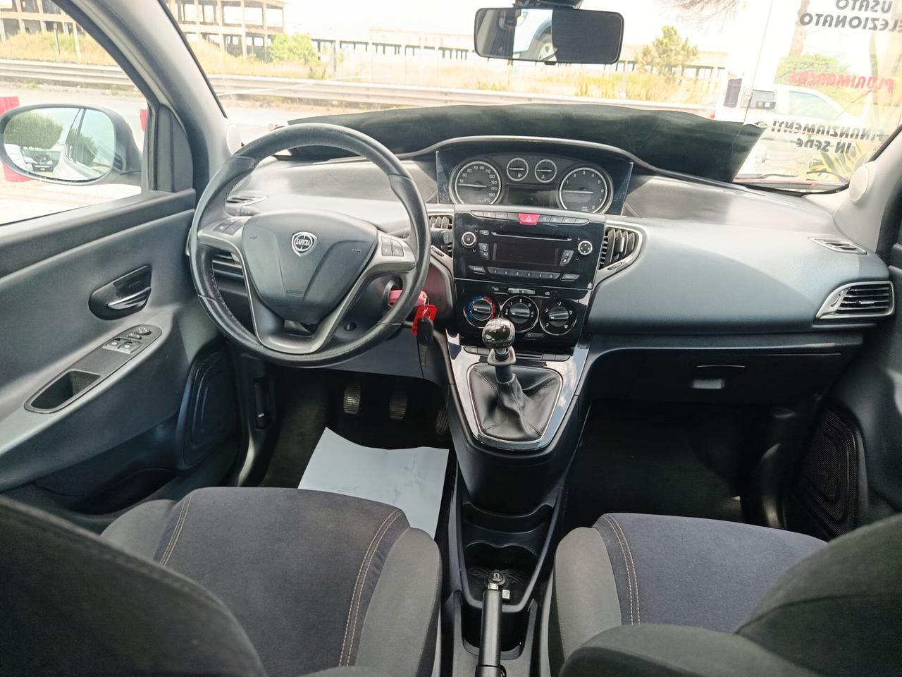 Lancia Ypsilon 1.2 69CV 5 porte S&S Gold