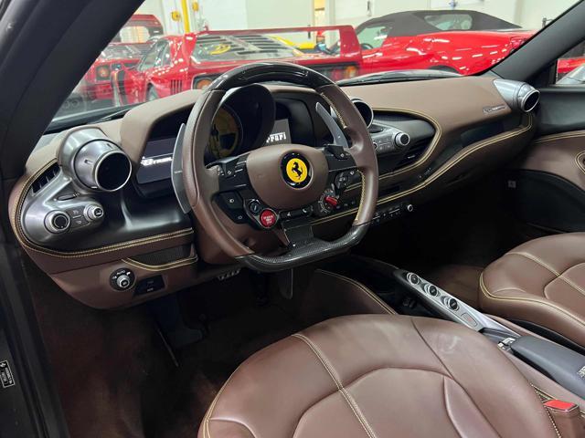 FERRARI F8 CARBON|LIFT|CARPLAY|SURROUND