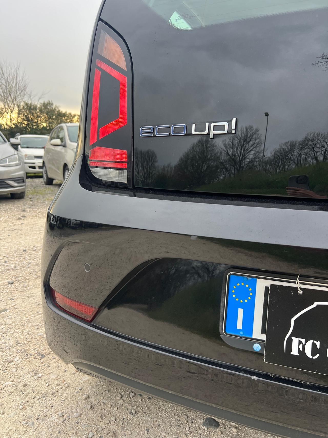 Volkswagen up! 1.0 BENZINA METANO PERMUTE RATE GARANia