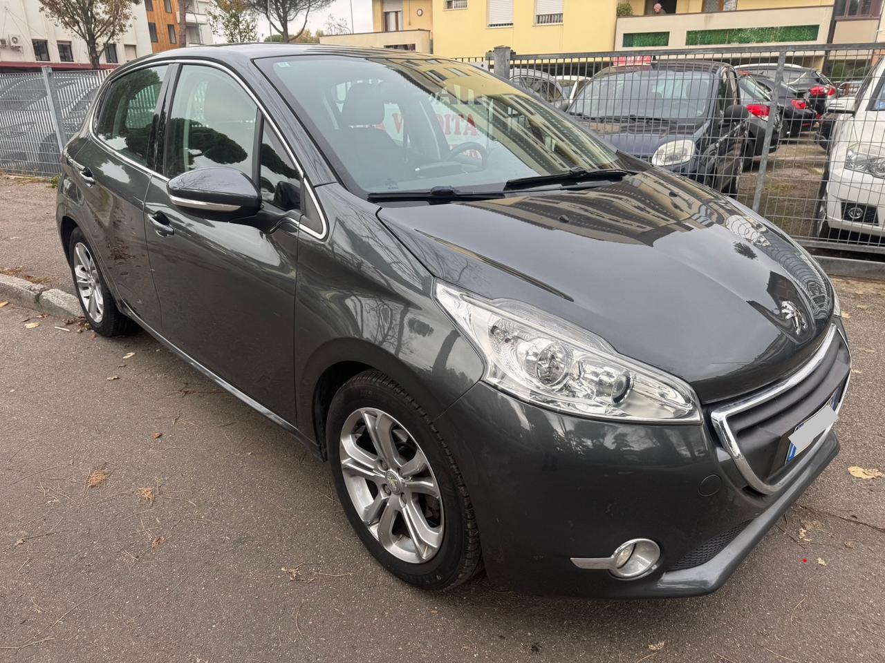 Peugeot 208 5P. 1.2 benz neopaten garanzia 12 mesi